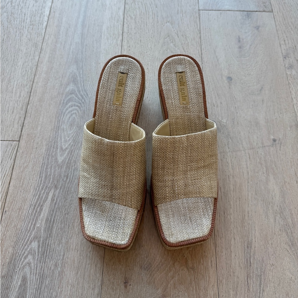 CULT GAIA Platform Sandals With round circle heel
